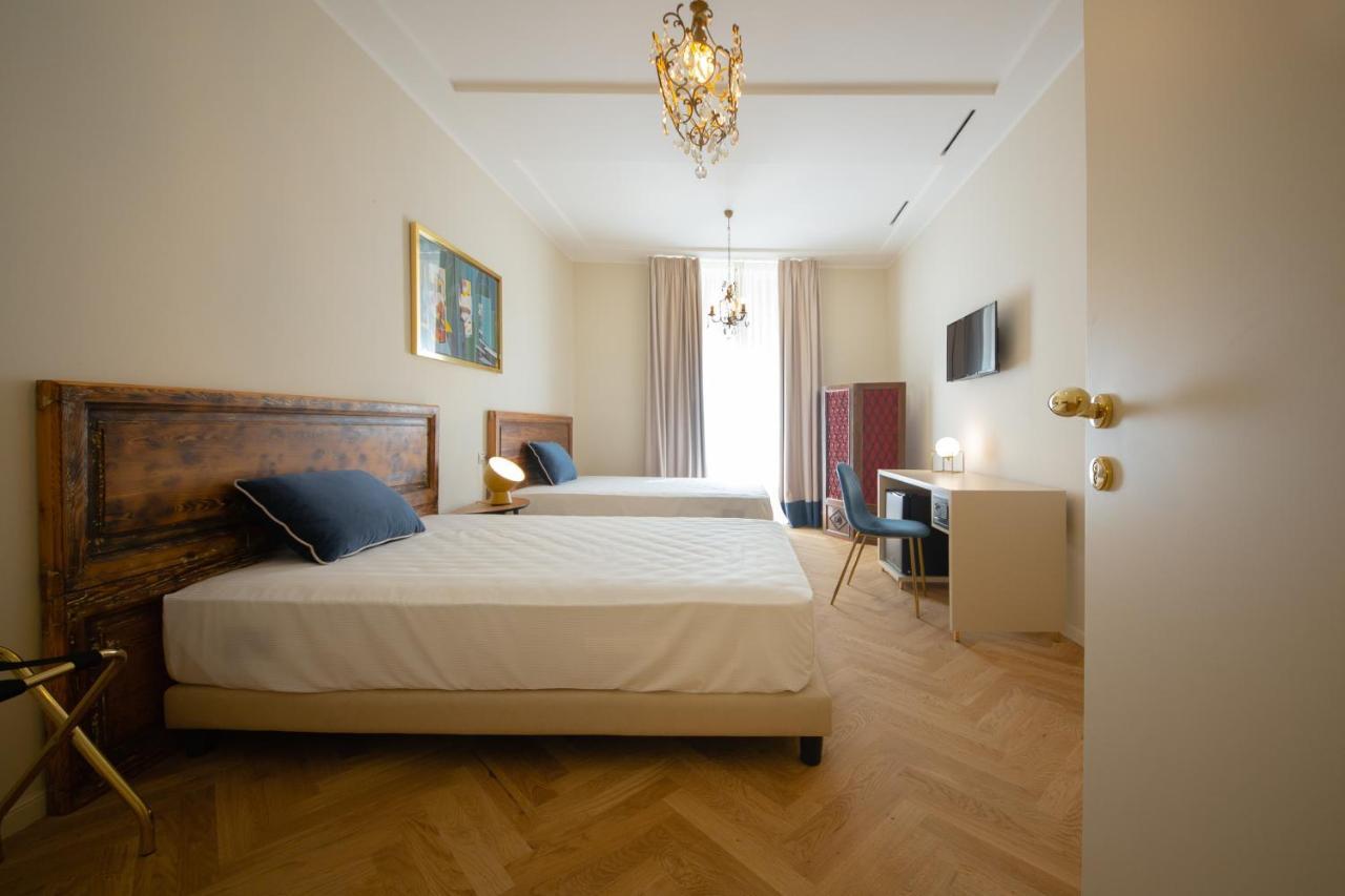 Casa Vittoria Napoli - Santa Lucia Bed and Breakfast Eksteriør billede