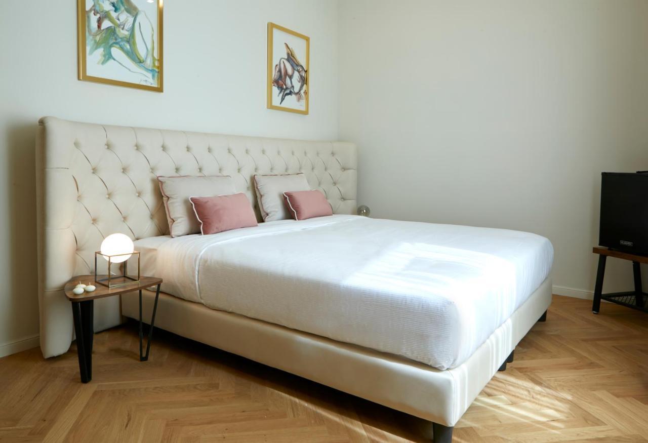 Casa Vittoria Napoli - Santa Lucia Bed and Breakfast Eksteriør billede